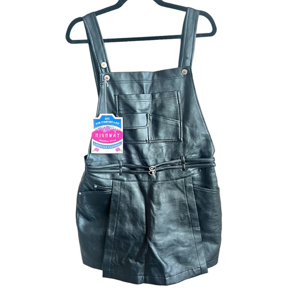 NWT BLACK FAUX LEATHER SHORTS OVERALLS / ROMPER - Picture 11 of 11